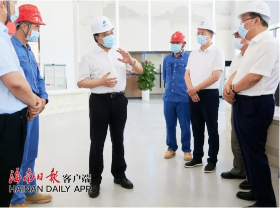 歡迎海南省省委常委，省委副書記，省長馮飛蒞臨馳大幕墻公司承接的洋浦華能幕墻項(xiàng)目視察